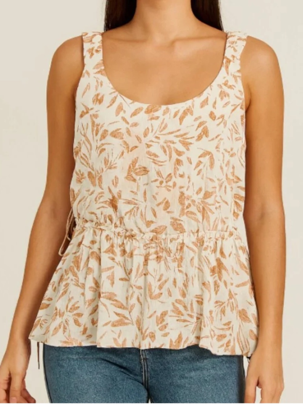 Everleigh Women's Rust Leaf Print Sleeveless Top, size Large